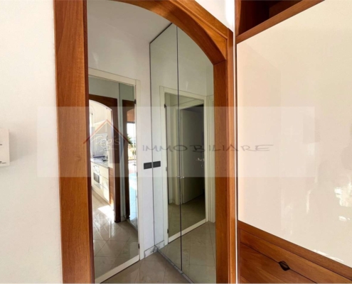 imm_10386-20251030175019-1280